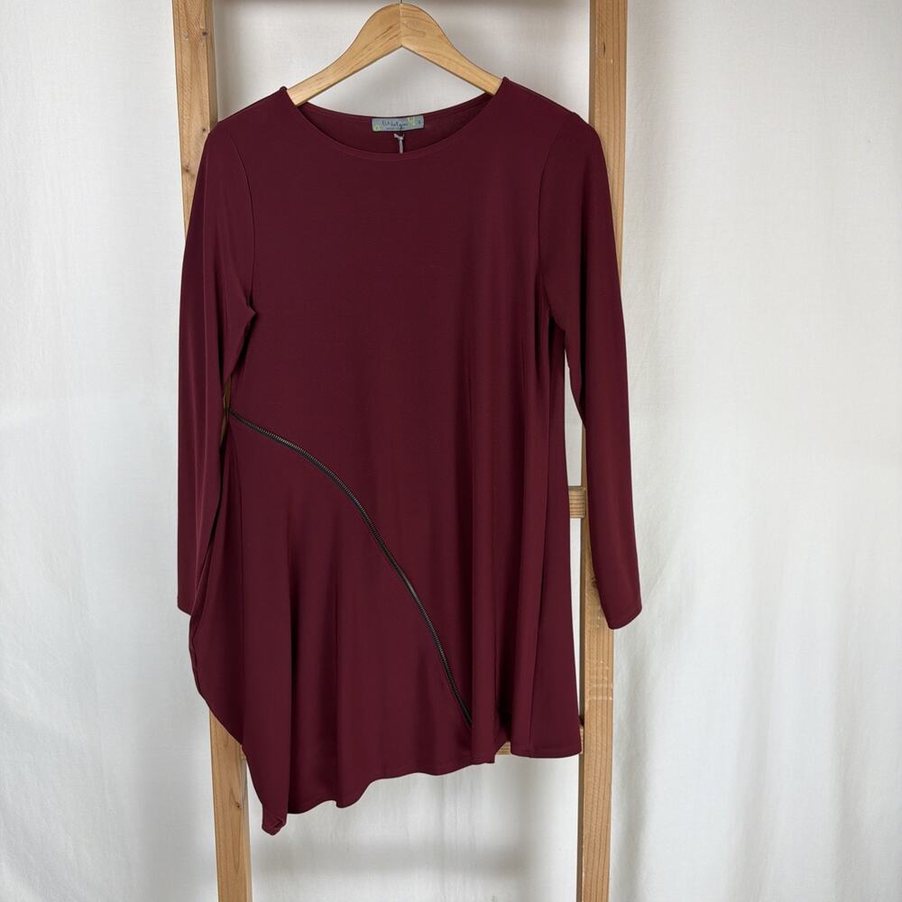 NWT Chalet "Chelsea " Maroon Asymmetrical Zipper Detail Tunic Top #0758 XL